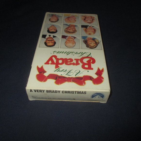 A Very Brady Christmas (VHS, 1992) - Picture 3 of 6